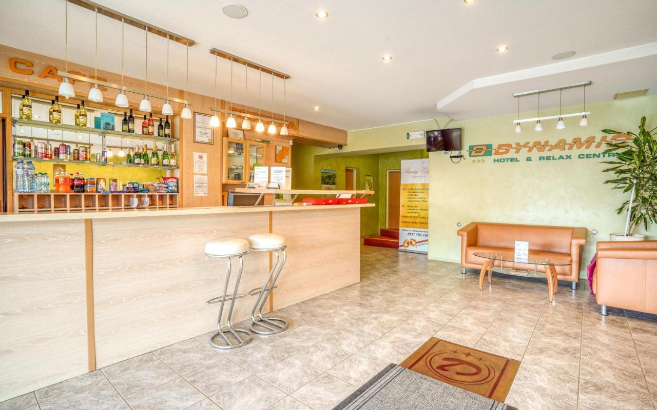 Hotel Dynamic Nová Dubnica Eksteriør billede