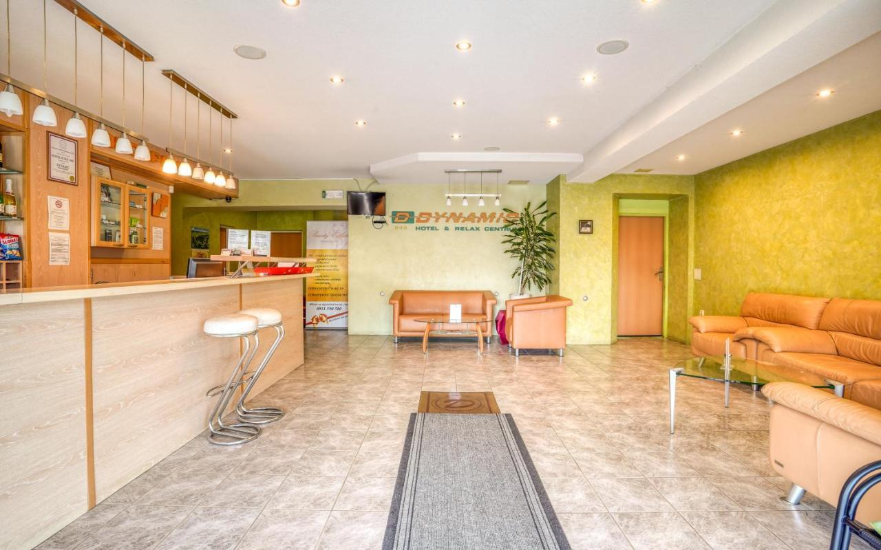Hotel Dynamic Nová Dubnica Eksteriør billede