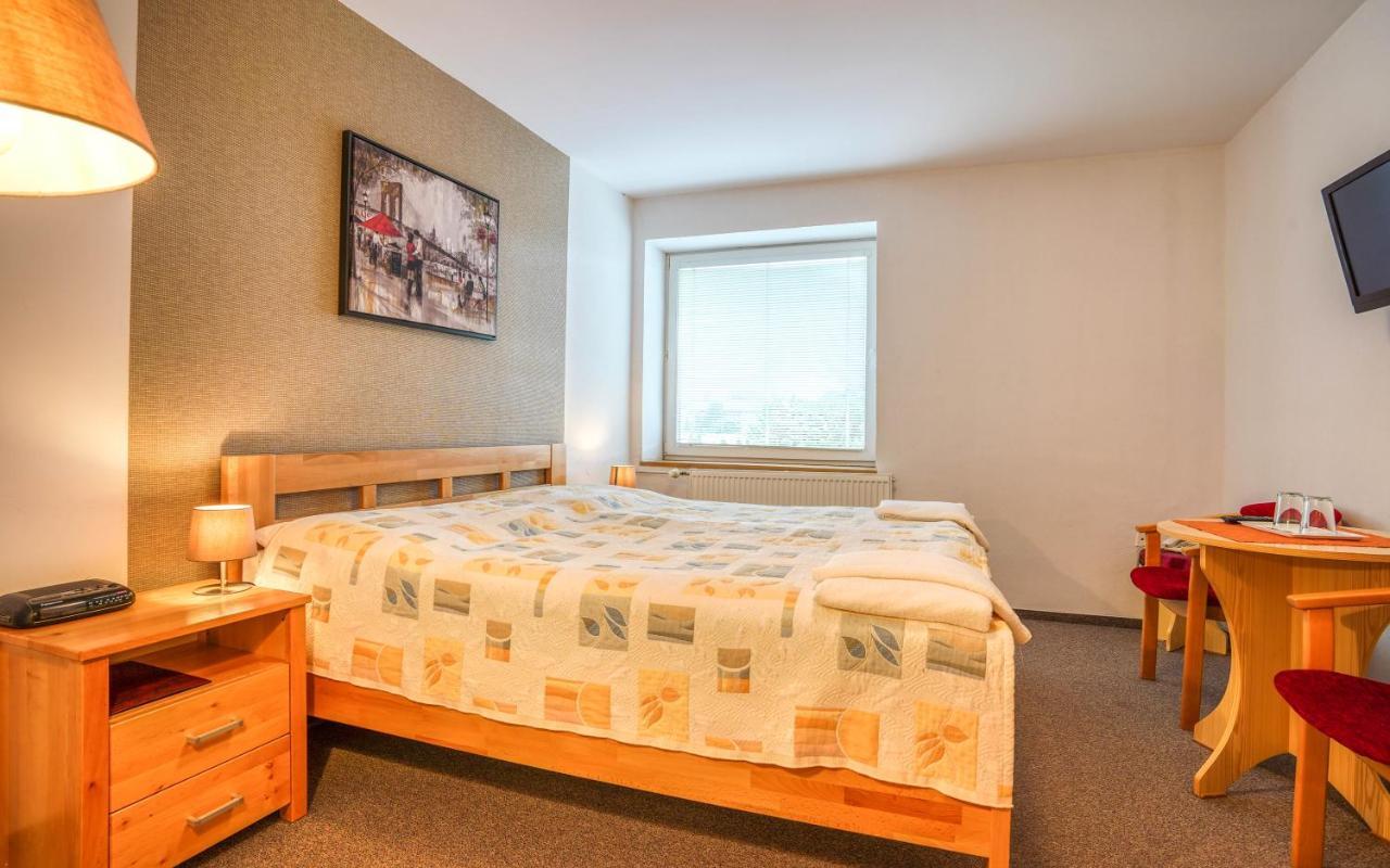 Hotel Dynamic Nová Dubnica Eksteriør billede