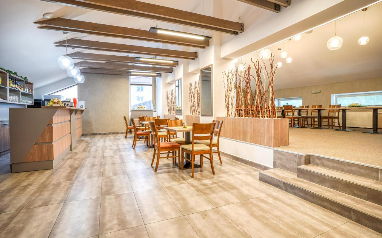 Hotel Dynamic Nová Dubnica Eksteriør billede
