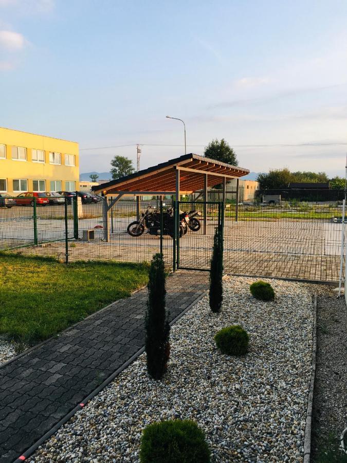 Hotel Dynamic Nová Dubnica Eksteriør billede