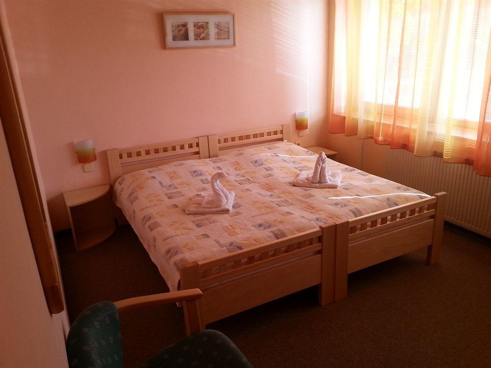 Hotel Dynamic Nová Dubnica Eksteriør billede