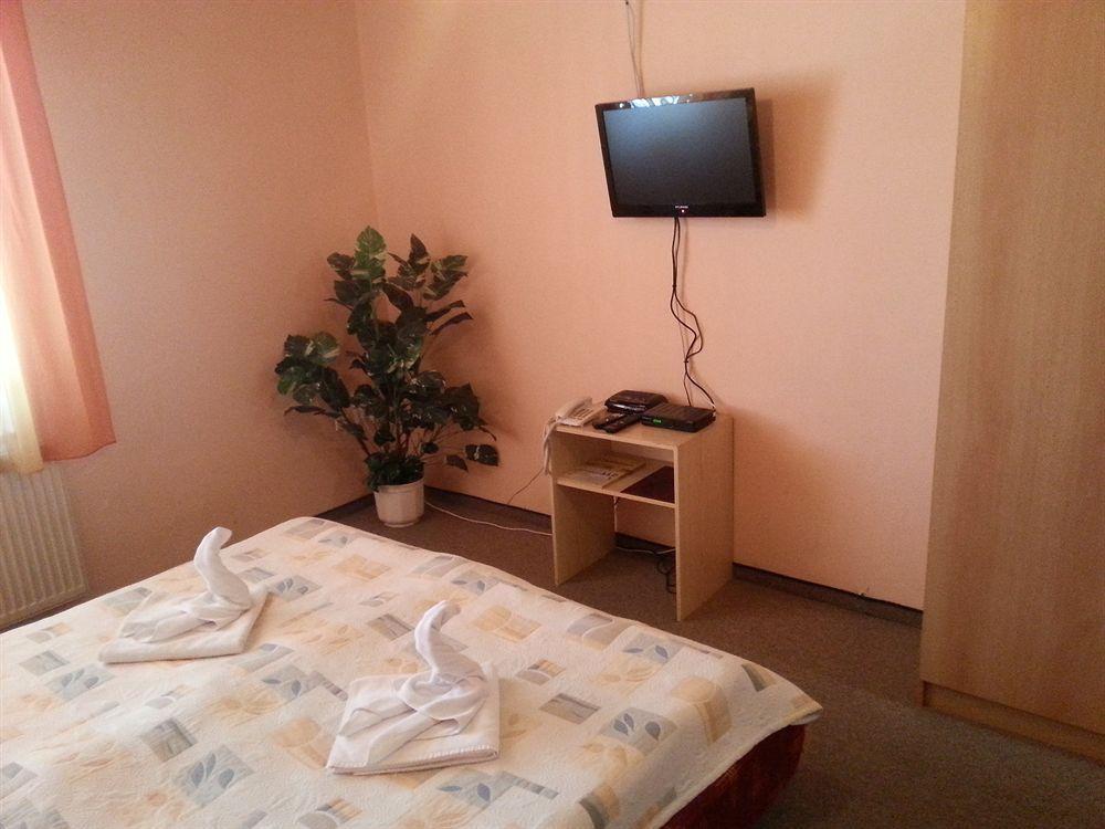 Hotel Dynamic Nová Dubnica Eksteriør billede