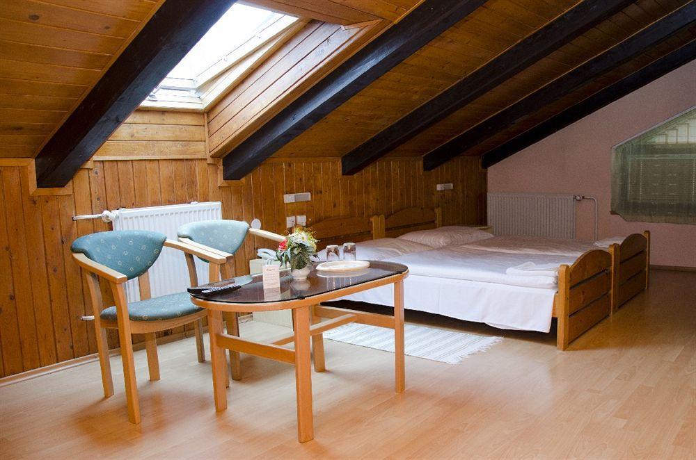 Hotel Dynamic Nová Dubnica Eksteriør billede