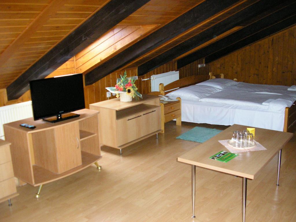 Hotel Dynamic Nová Dubnica Eksteriør billede