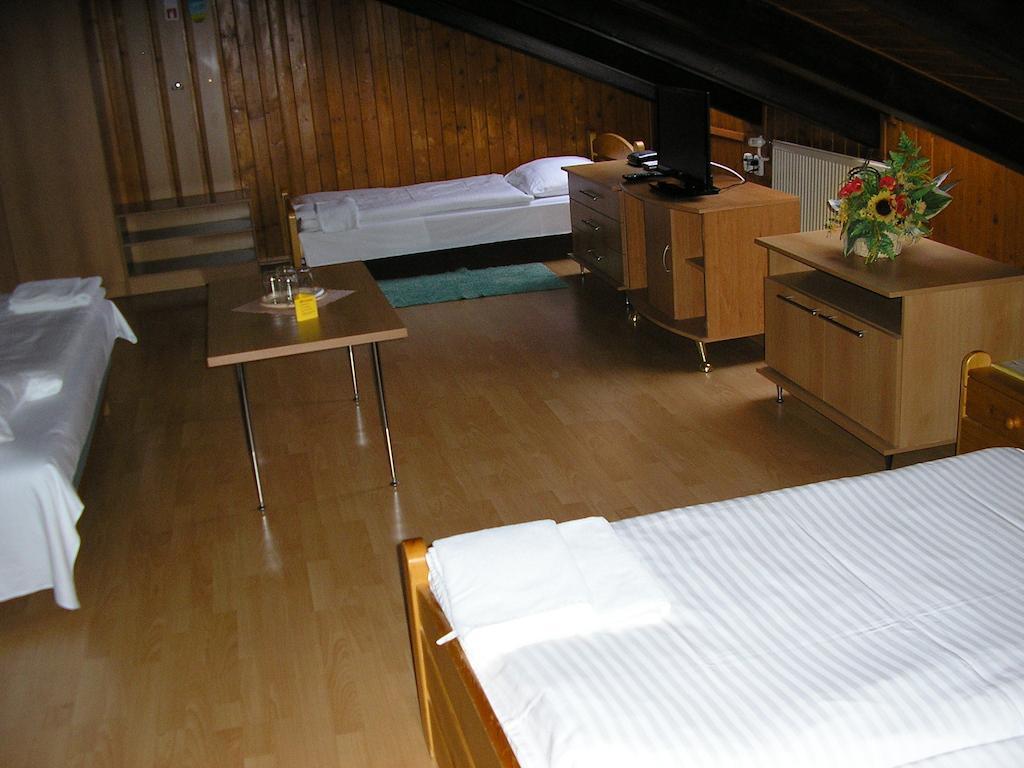 Hotel Dynamic Nová Dubnica Eksteriør billede