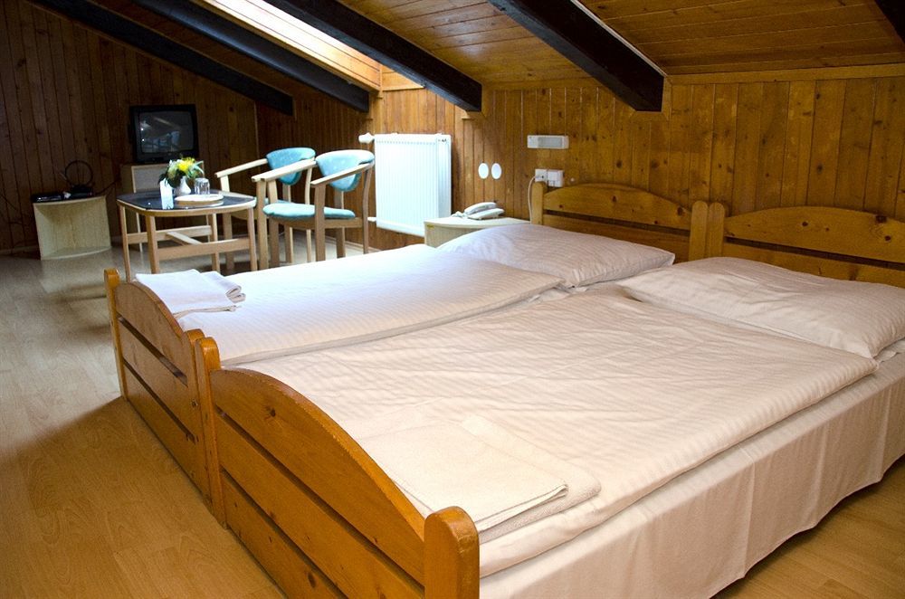 Hotel Dynamic Nová Dubnica Eksteriør billede