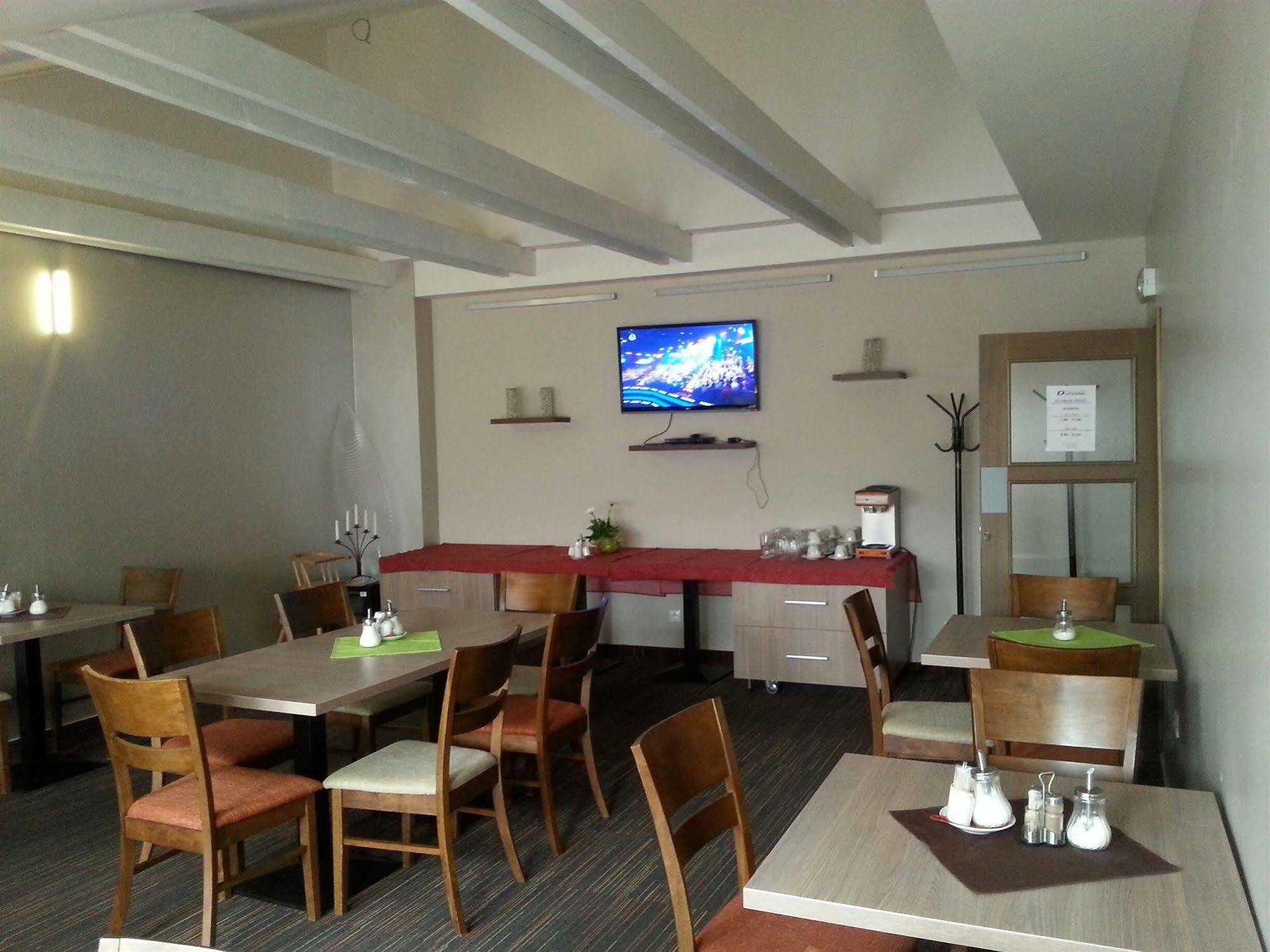Hotel Dynamic Nová Dubnica Eksteriør billede